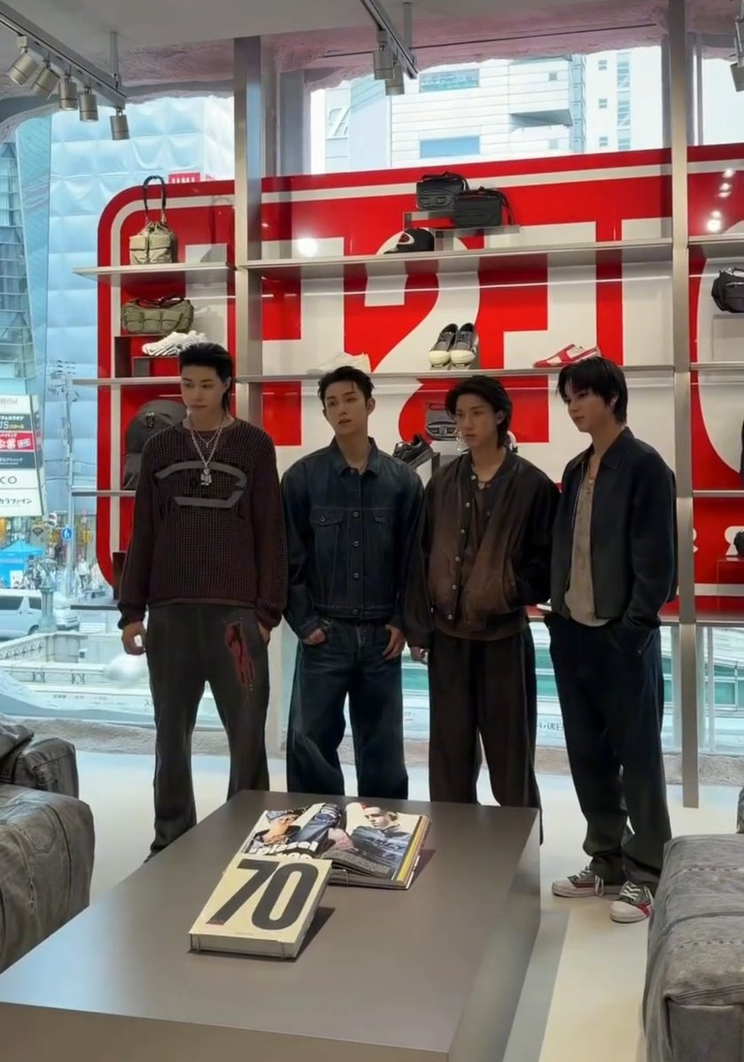 jay_seasonforever tweet media