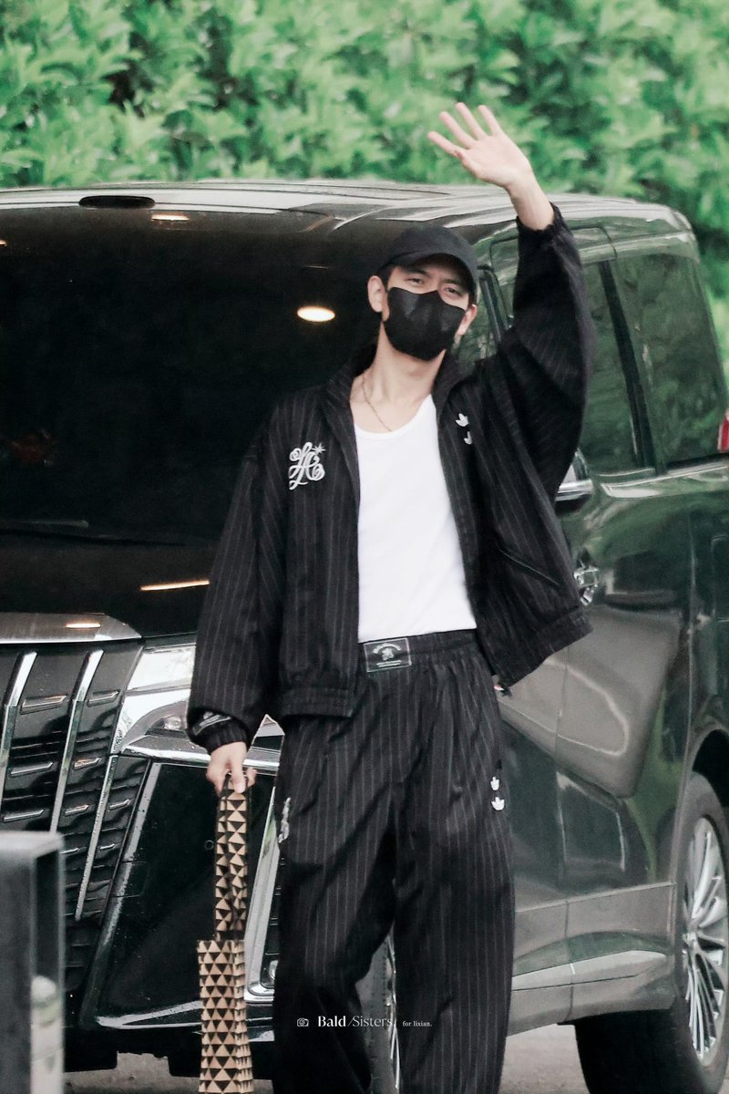 li xian 李现 source tweet media