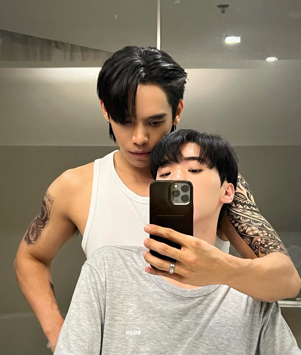 10 ปีก่อนไม้ได้เล่นคู่กัน10 ปีต่อมา วนกลับมาเจอกันแถมได้มาเล่นคู่กัน ไม่เรียกบุญพาวาสนาจะเรียกอะไรได้อีก
#NgernOat #เงินโอ๊ต