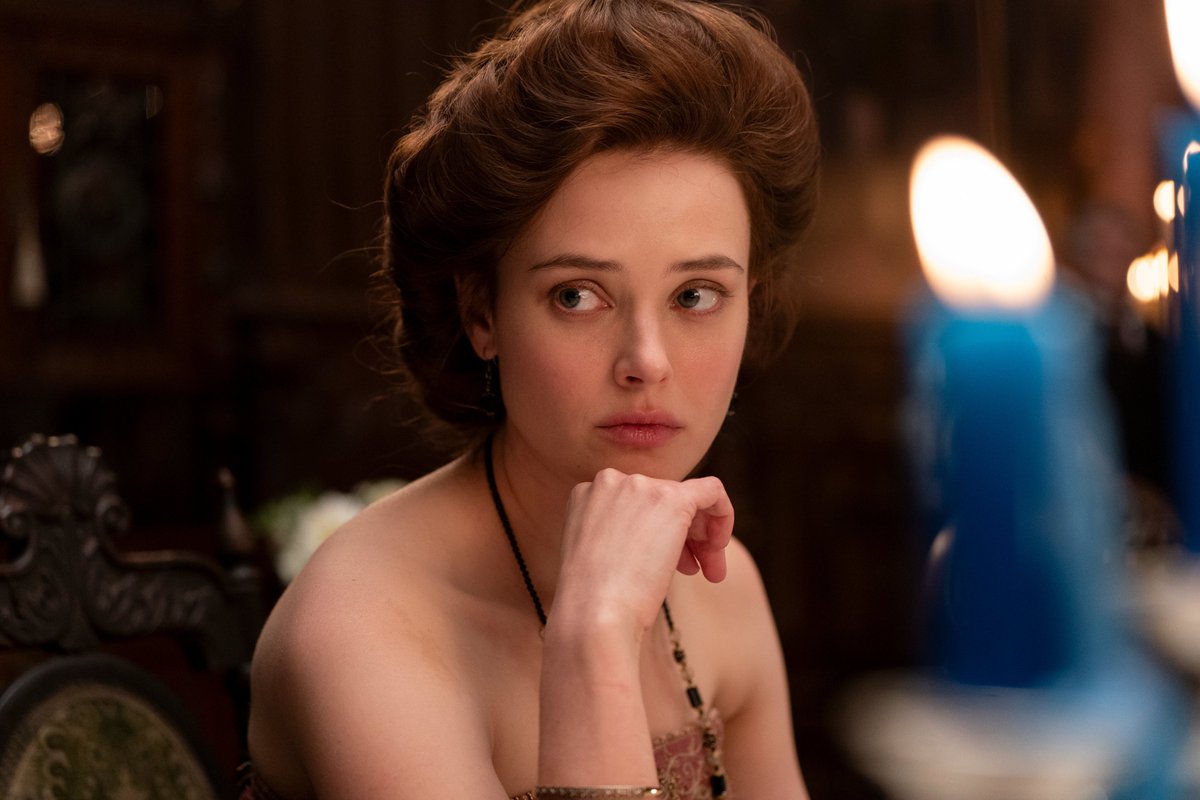 First look at Katherine Langford in Oscar winner István Szabó’s period drama ‘EMBERS.’

Also starring Ralph Fiennes, Viggo Mortensen, Charlotte Rampling, and Louis Hofmann.
