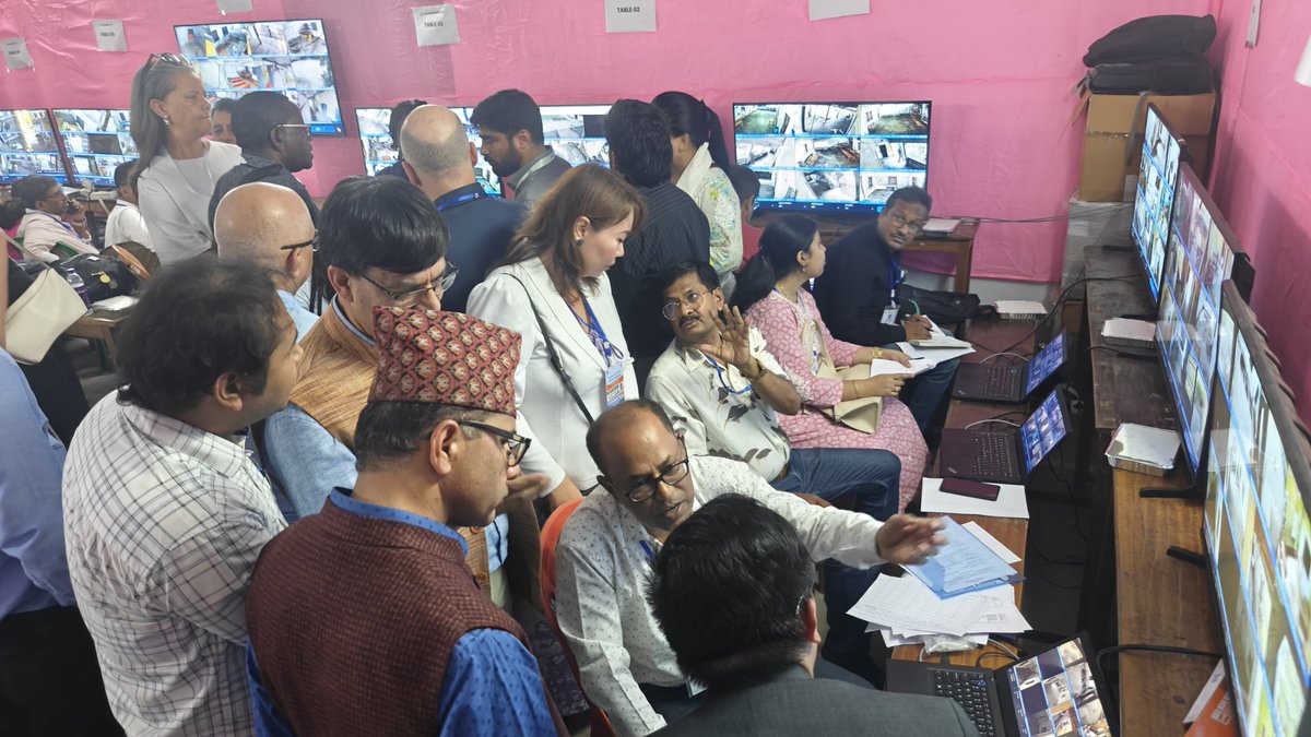 ECISVEEP's tweet photo. International delegates under #IEVP2026 also visited the Media Monitoring Centre in #Siliguri and appreciated the 100% #webcasting facilities and their monitoring, calling them very strong measures of #transparency.

#WestBengalElections2026 #ECI https://t.co/7fmDRA65oQ