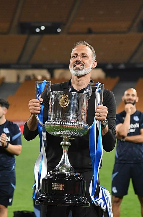 Oyarkaitzismo (🏆🏆🏆🏆) tweet media