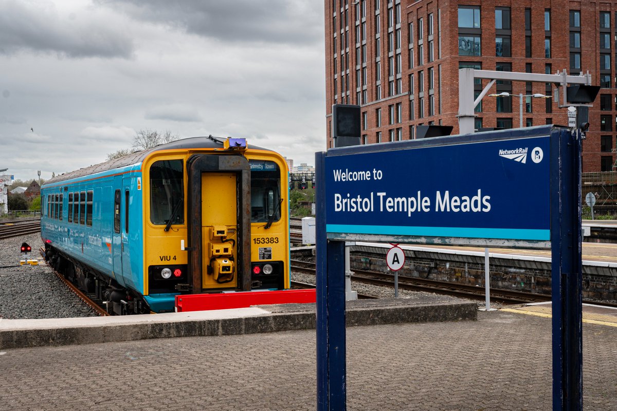 1bigcircle's tweet photo. VIU 4 made a stop at Bristol Temple Meads last week! 🚉

Onboard, a suite of #AIVR monitoring technology constantly collecting data across the network for remote inspection – supporting safer and more efficient operations. https://t.co/Z5R5eUI2fr