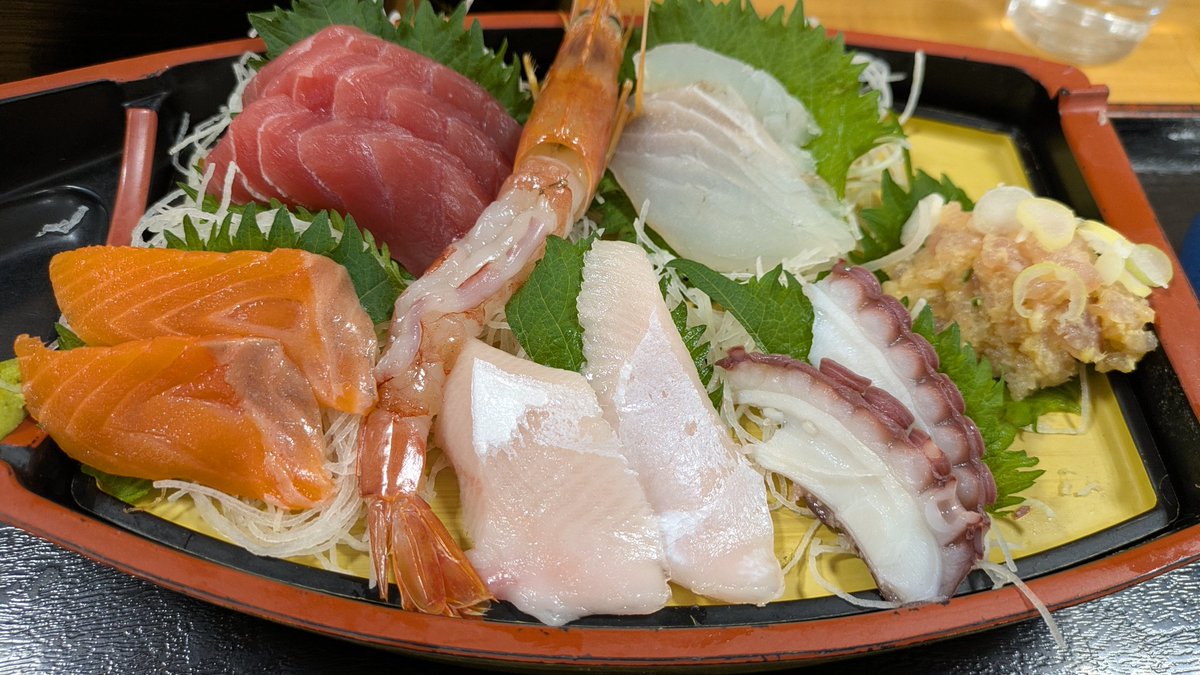taka__cyan＠ヨーグルトいらんから、納豆食べたい(-_-;) tweet media