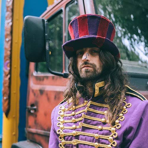 DeBarraFolkClub's tweet photo. The heaviest one man band in the world Cam Cole rolls into town this Friday 24th April with support from Arthur Buezo
Last tickets are in the bio
#CamCole #guitartown #clonakilty #westcork #ArthurBuezo https://t.co/qe97fOJVbD