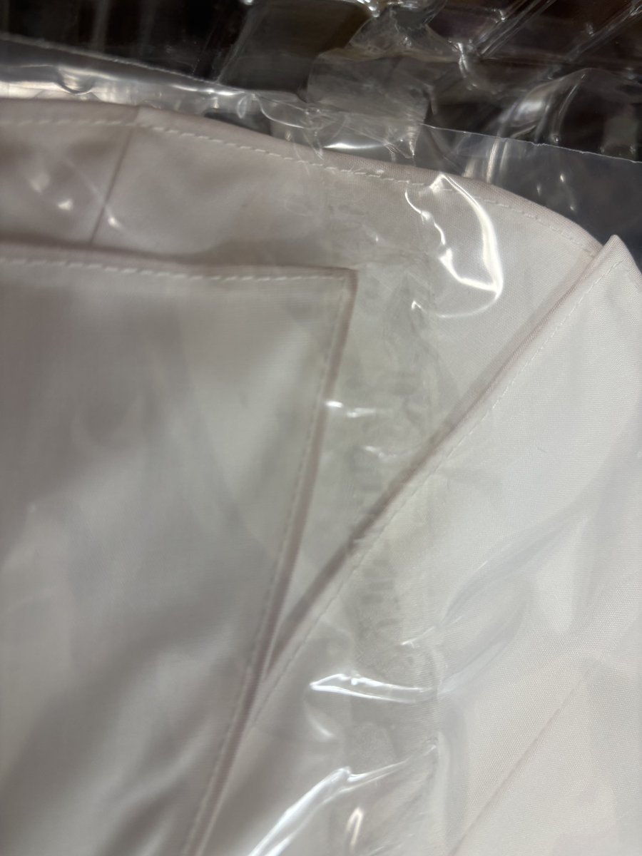 tomogu57's tweet photo. せっかく届いたのにマントの中身の針金からサビが‥問い合わせしたけどどうなることやら

未開封で変色って😭

対応してくれるかな？

#ウィングガンダムゼロ　クロークドカスタム
#プレミアバンダイ
#マント
#不具合 https://t.co/Si4DrvTMip