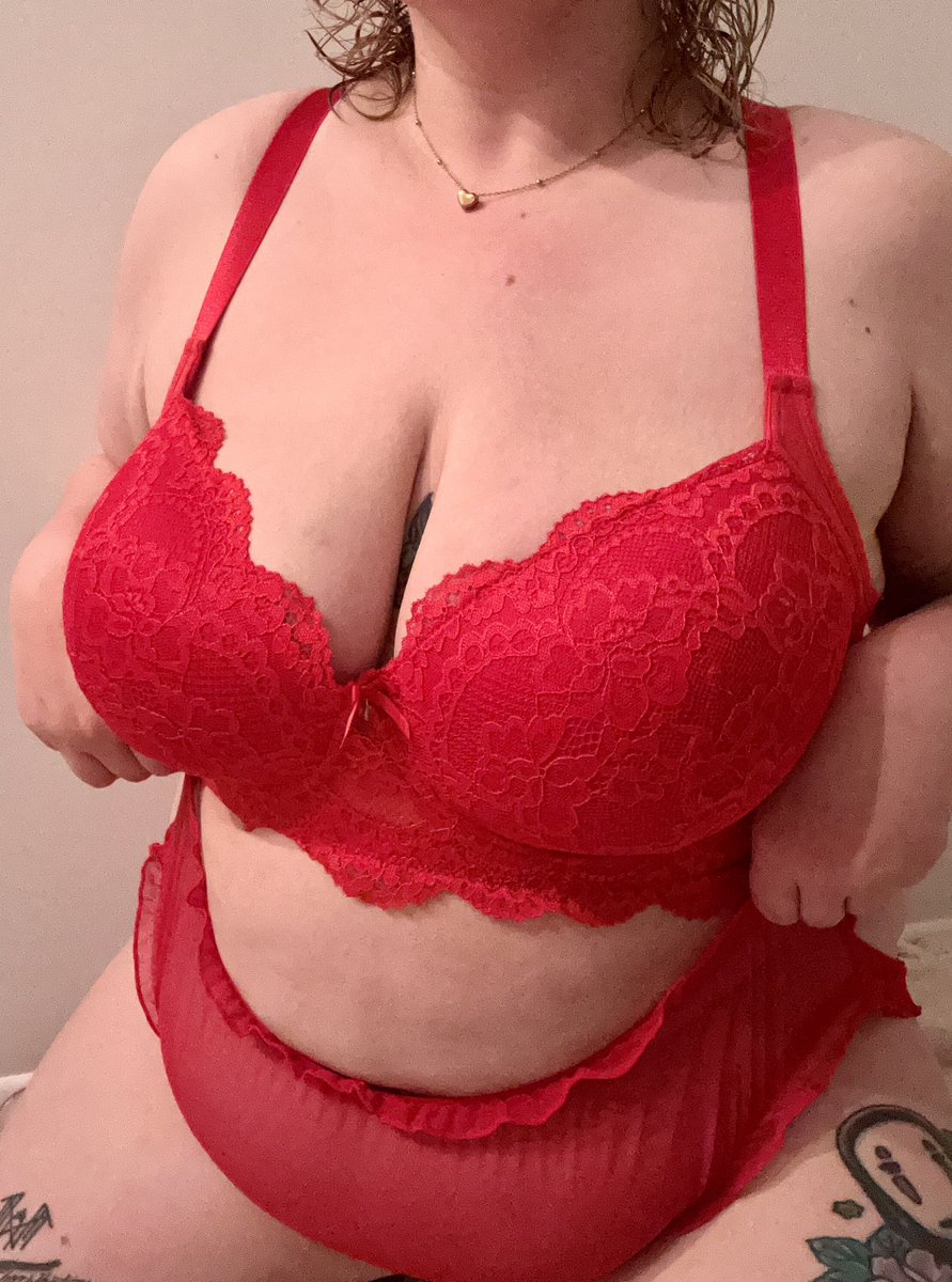 _bunnie_babie's tweet photo. New pinned📌

♡ mdni 
♡ 24
♡ switchy subbie bunnie
♡ very kinky 
♡ bi  
♡ she/her 

♡ and ↻ pls⭐️ https://t.co/vWLHe0Ag3Q