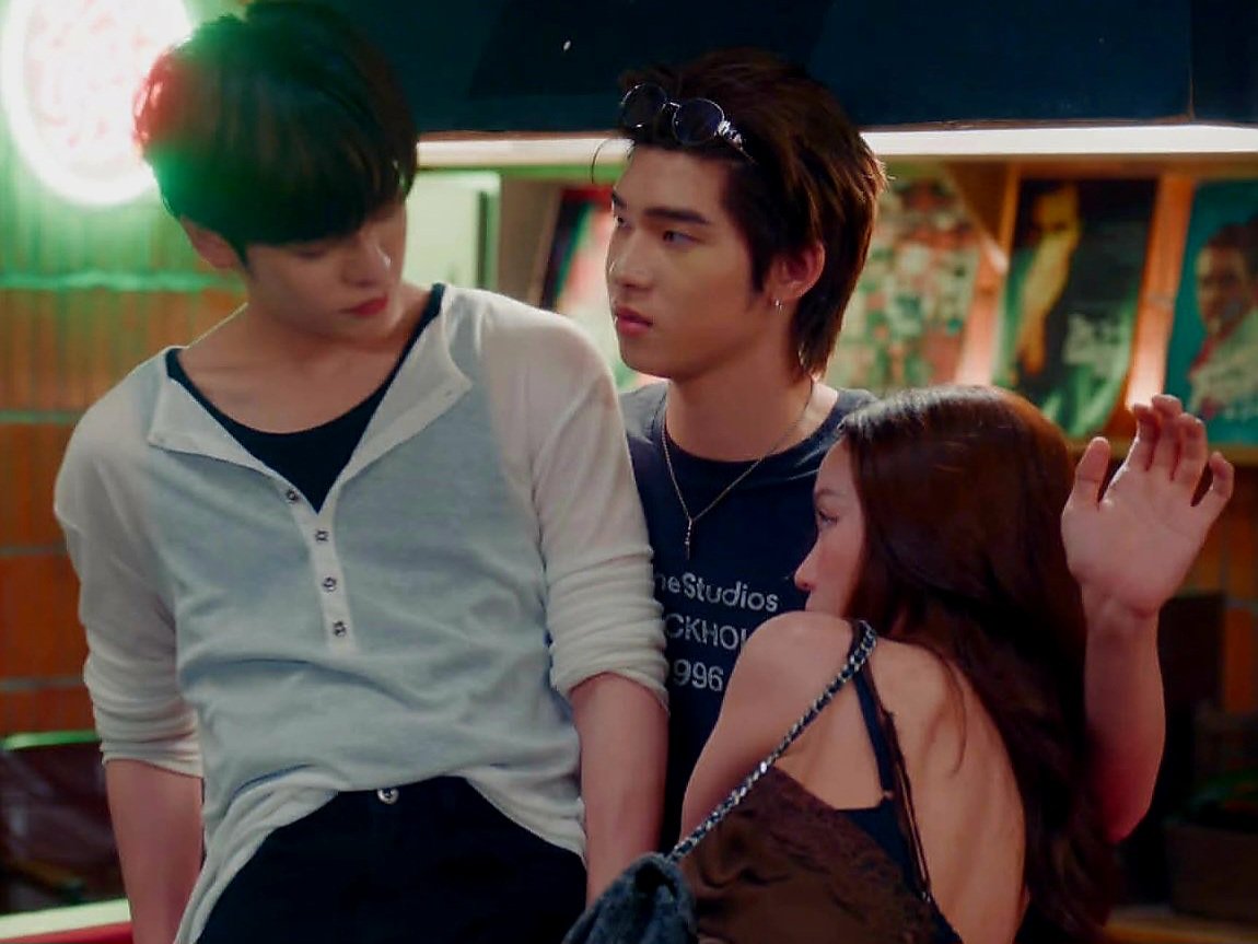 phubunni's tweet image. #duangqin ao3 where duang was too nice to push a drunk girl away and qin was too possessive to let it slide. he dragged duang to the bathroom and reminded him exactly who he belongs to. and duang? duang lets him bc duang is his. 
(inspired by dwy finale)

archiveofourown.org/works/83536181