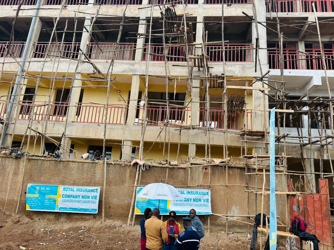 GitegaVuturaa's tweet photo. 1.#Burundi. Dans le but de soutenir les travaux d’extension de ses infrastructures, le 18/4/2026, la société d’assurance Royal Insurance Company Non Vie(#RIC NV) a offert 100 sacs de ciment à l’Université des Sciences Polyvalentes de #Gitega(#USPG en sigle).
@GeneralNeva
@MENRS4 https://t.co/AKEW7aopQr