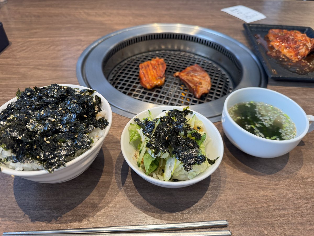 SukeBay69's tweet photo. デブにはやはり肉。 https://t.co/CregQFrBPA