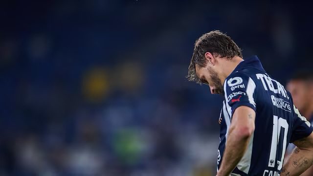 En otra vida te vi levantar la copa en el BBVA, me dolerás siempre Sergio.