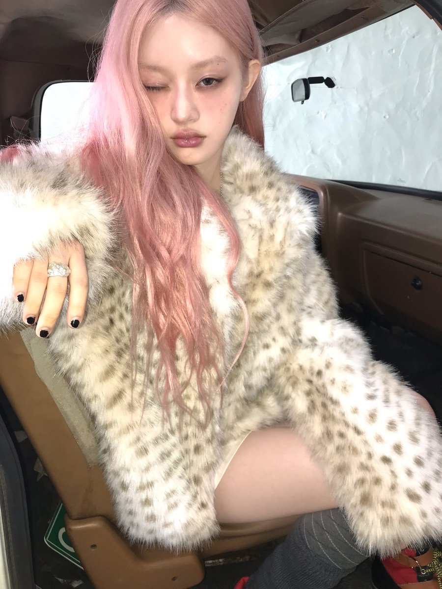 poriforyou's tweet photo. 260422 아일릿 인스타 #민주 https://t.co/ZAoeLYioFw