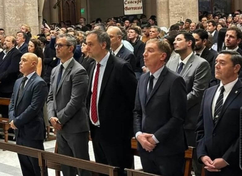 furth_von's tweet photo. @LuisCaputoAR @frigeriorogelio HIPOCRITAS HDMP https://t.co/IhRDkh0nVj