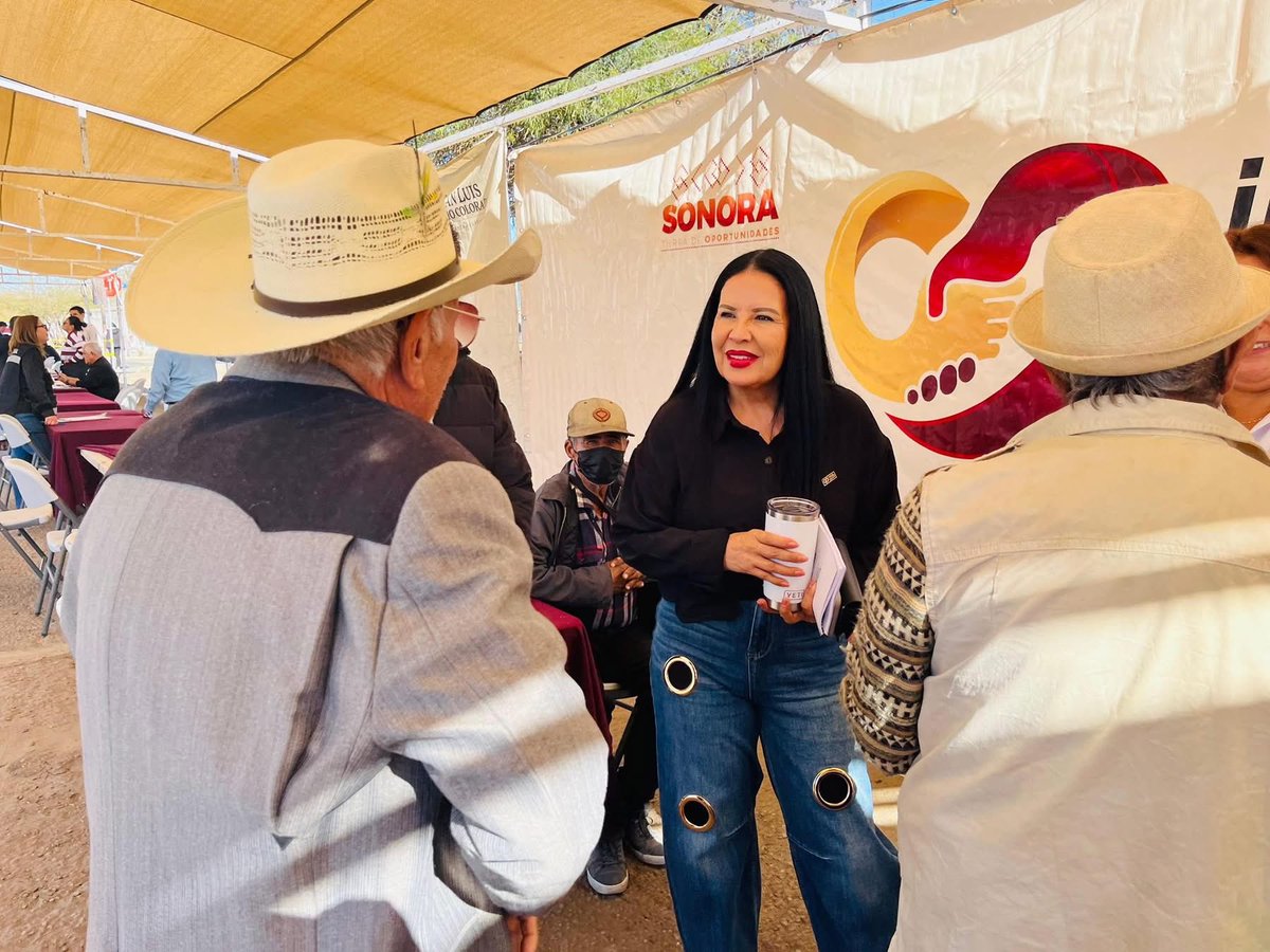 CesarIvan2018's tweet photo. Estuvimos en la colonia Campestre participando en la jornada “Juntos por Amor a San Luis”, escuchando y atendiendo de manera directa a nuestras vecinas y vecinos.

Agradezco el compromiso de todo el equipo del #30Ayuntamiento por acercar servicios como atención médica, asesorías, orientación y pago del recibo de agua.

Seguimos trabajando para acercar el gobierno a la gente y atender sus necesidades de frente.

#HagamosQueSuceda #PorAmorASanLuis #NuestroCompromisoEsContigo 🤝