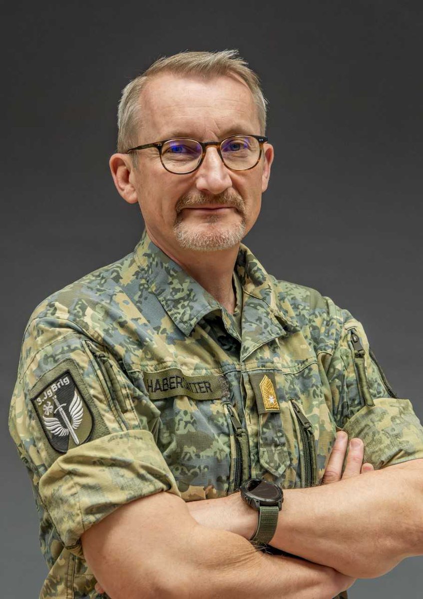 Brigadier Christian Habersatter wird Militärkommandant von Wien. Er folgt damit Brigadier Kurt Wagner, der diese Funktion 14 Jahren innehatte. Habersatter wurde 1970 in Salzburg geboren und ist Kommandant der 3. Jägerbrigade in Mautern. #Bundesheer