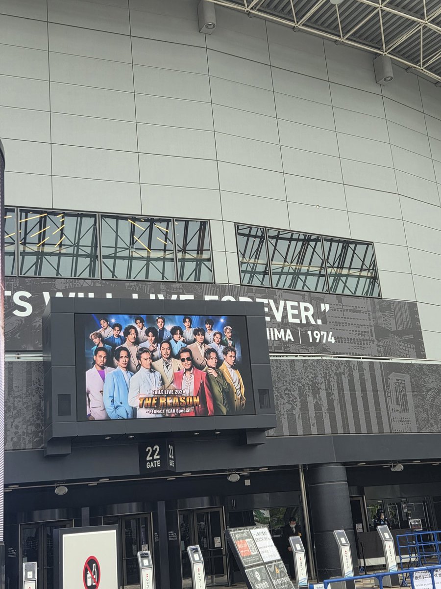 𝑺𝑬𝑵𝑨🐺🖤🕶 tweet media