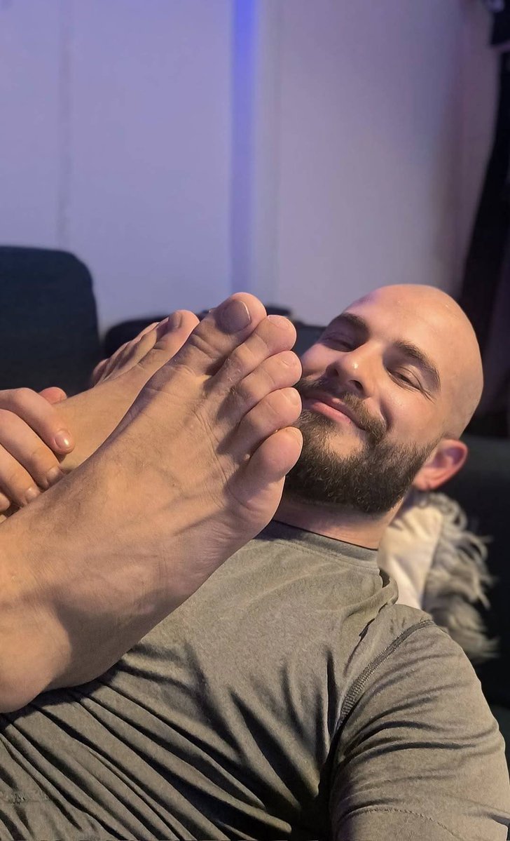 Follow me on IG: feetsfun tweet media