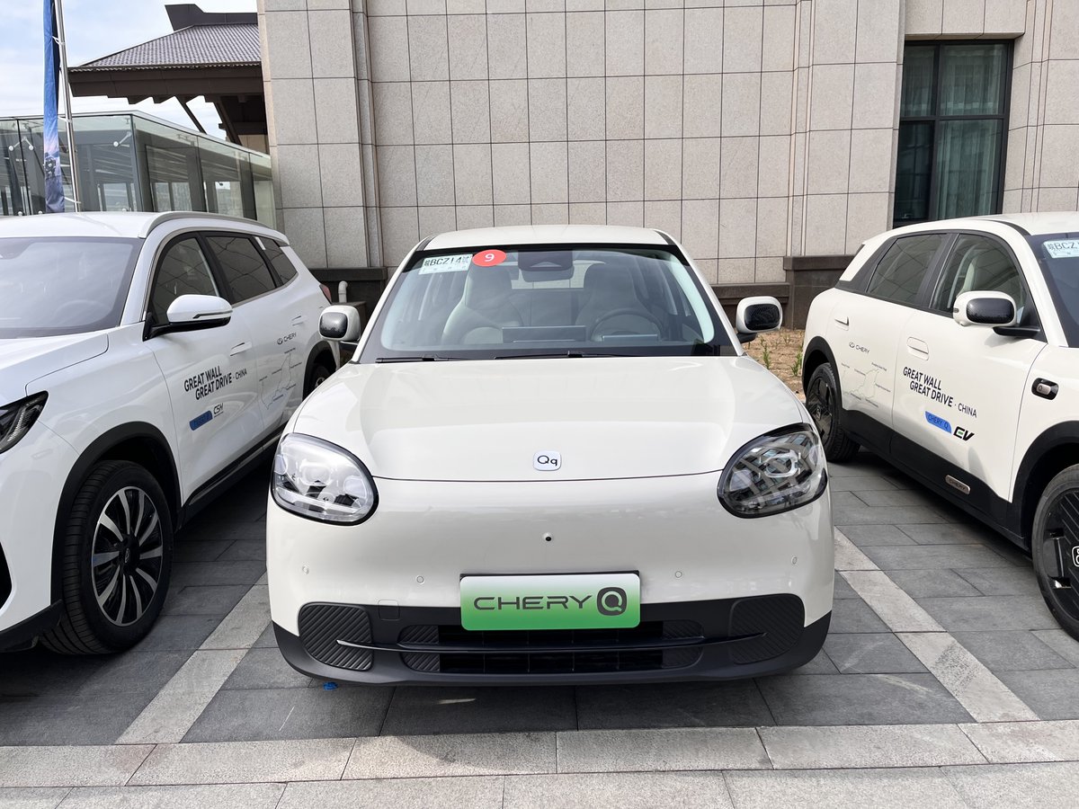 AutoTraderSA's tweet image. Reporting from the Great Wall Great Drive in Chengde, China. We are testing the Tiggo 8 CSH #PHEV and previewing the new #CheryQQ EV heading to SA. With #fuel prices rising, would you switch to an EV or a plug-in hybrid? Let us know!

#Chery #GreatWallGreatDrive 
@SA_Chery