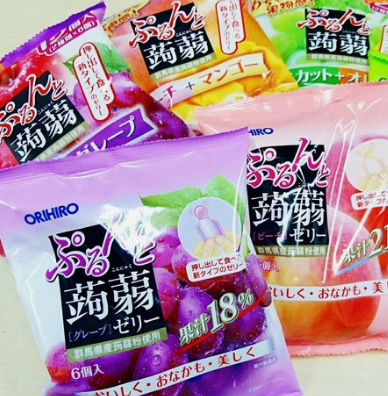 valentdollar2's tweet photo. 여행 다녀와서 뿌릴 수 있는 선물 리스트 딱 정해줌

일본여행: 곤약젤리 큰 봉지 전체용
동남아여행: 망고젤리 큰 봉지 전체용
대만여행: 누가크래커 전체용
중국여행: 마라땅콩 전체용
미국여행: 엠앤엠이나 허쉬초콜릿 한입용으로 전체용
유럽여행: 하리보젤리 전체용

핵심은 ✨개별포장 & 대용량 벌크✨임
길게 여행 다녀와서 나 대신 업무해준 사람 있으면 쌩까기는
애매할 때 있잖아... 그러면 최대 저 정도 선으로 맞춰
더 해야겠으면 점심 사거나 커��� 더 사도록 하고...
그 이상하는 건 제발 당신의 가족, 친구, 애인에게 하십시오
당신의 지갑을 더 아끼십시오 여성분들