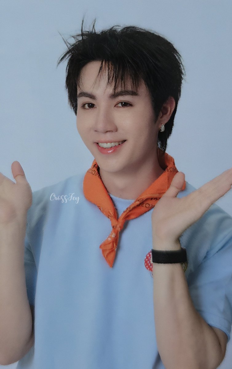 fey_cross tweet media