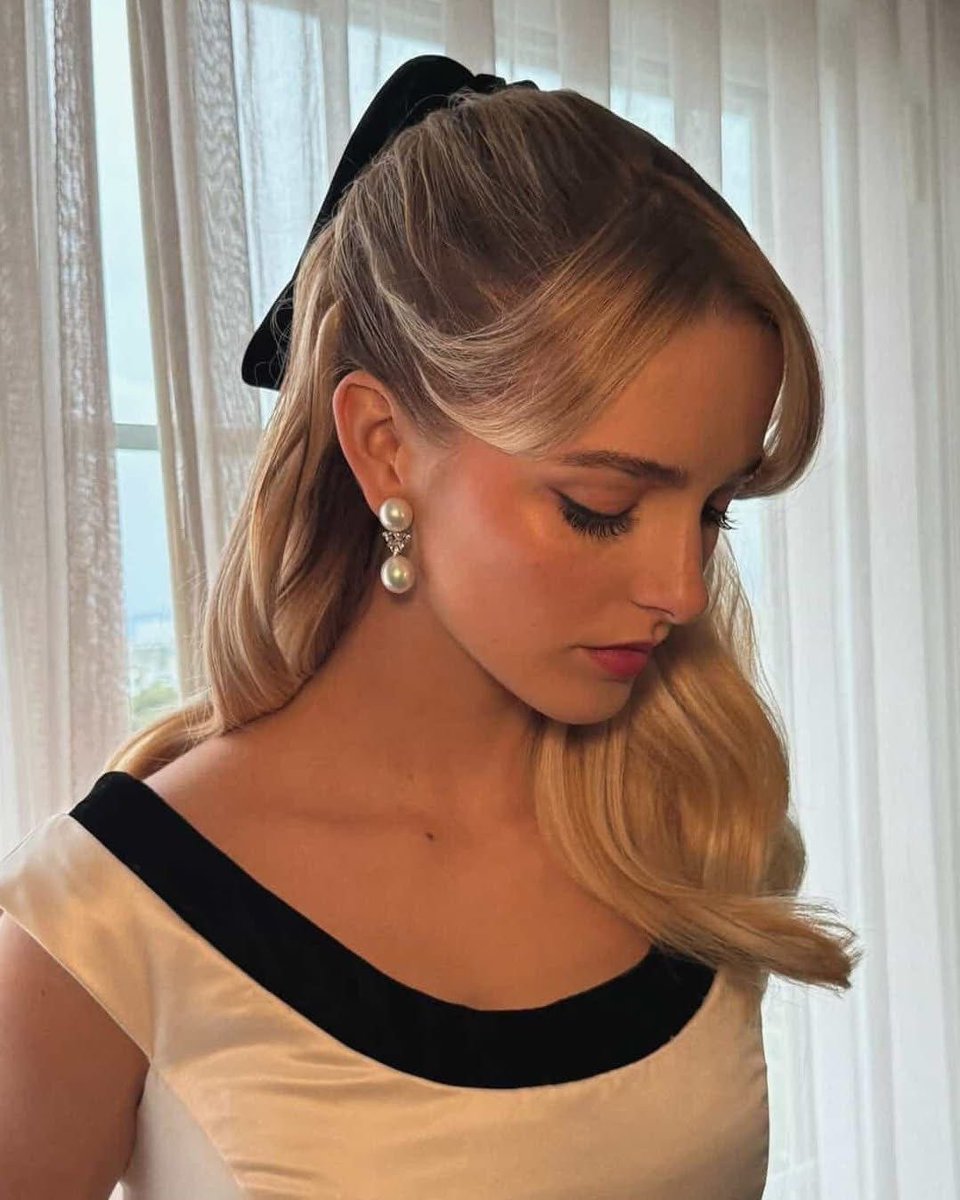 daily mckenna grace ᢉ𐭩 tweet media