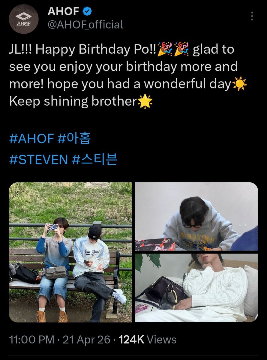 cat 🍓🚢⚓🌸 tweet media