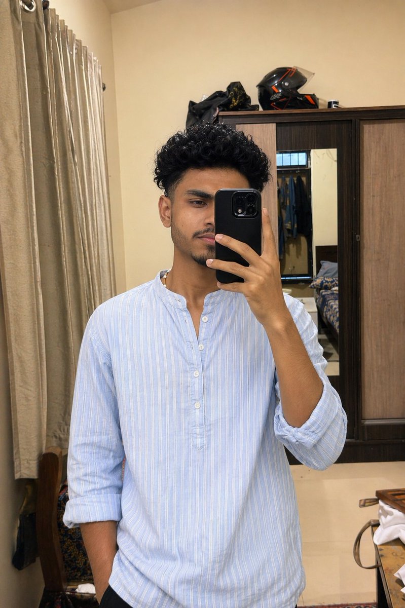 sreejonchando's tweet photo. I really value being alone sometimes. Just in my own space with my own energy.🤍

#digitalmarketingexpert #musicpromoter #usa #mirrorselfie #hiphop #freelancer #spotify #vairal https://t.co/LTDFeNjrG5