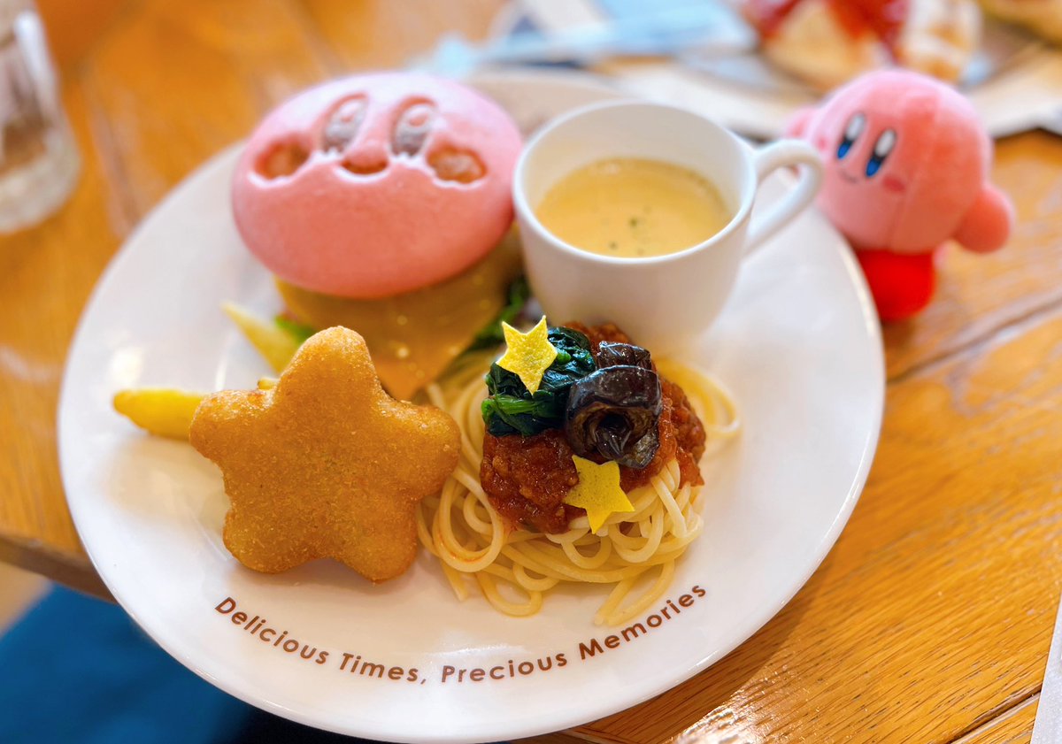 Reokenj_potc's tweet photo. 念願のカービィカフェに来れてしやわせ😭
ご飯もおいしかった…🍅🍽️🍔⭐️ https://t.co/dKUOo7mA2G