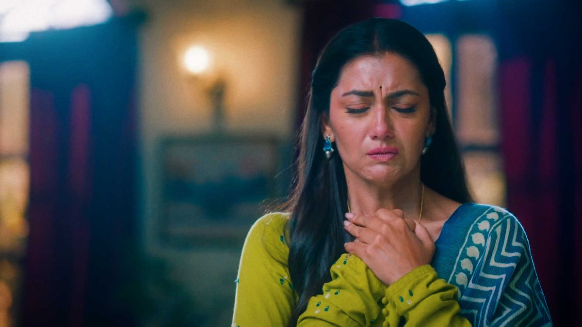 the way Sriti Jha portrays Aparajita’s soul. 🫡🧎‍♀️
😭🥹❤️‍🩹
raw pain, fb scene, that heavy mangalsutra monologue… we can feel her desperate need to break 🆓 from these toxic shackles. She isn't just acting; she’s living it.
#SritiJha #TDSM #Aparajita 
#OHumNavaTumDenaSaathMera