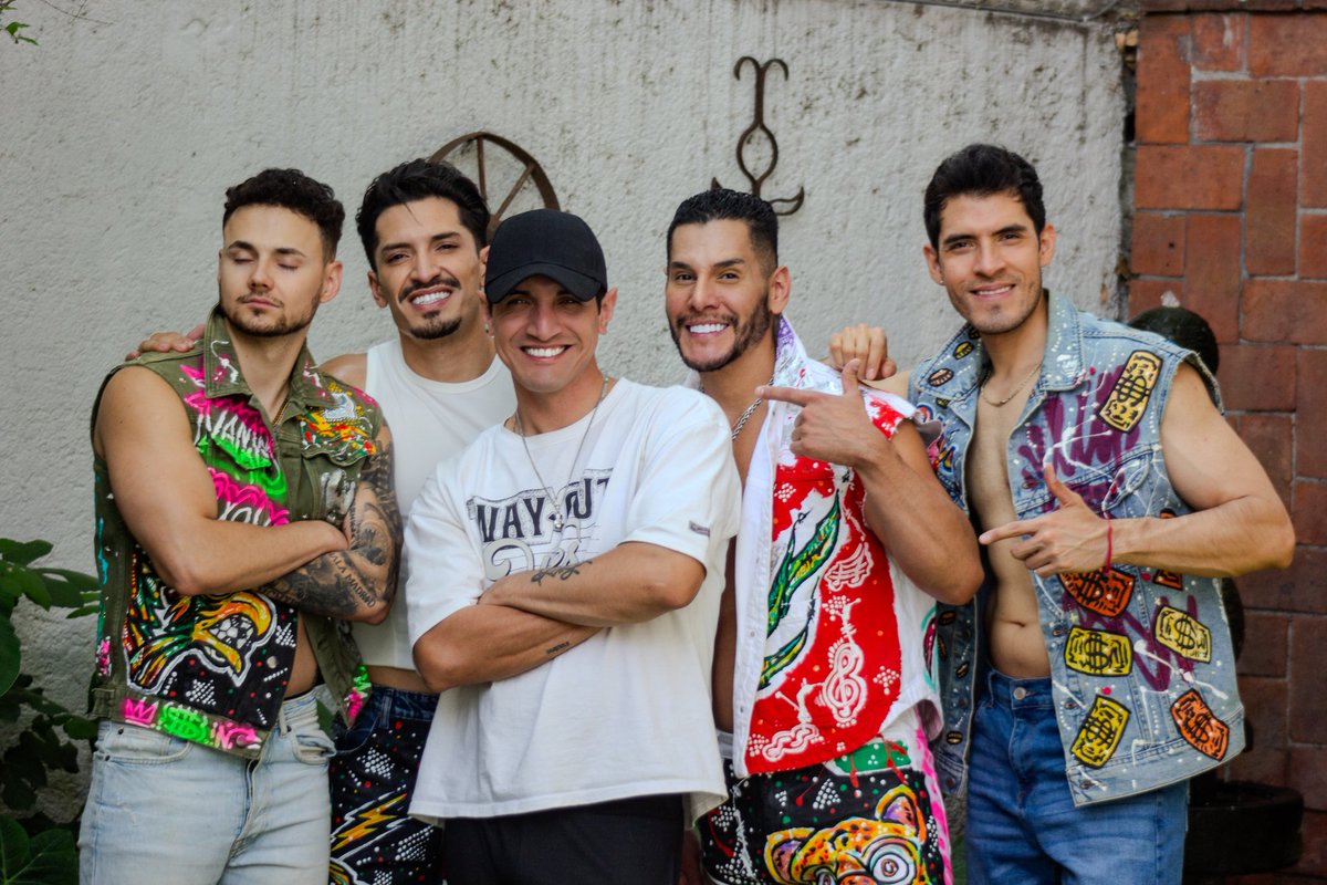 OscarCatarsis's tweet photo. PUM 💥
Porque cada vez que los veo y trabajamos juntos se hace dinamita pura, además de que me doy la divertida del mundo. Son lo máximo!! 
Tremenda Colaboración con los maestros #Merengossa @Merengossa PENDIENTES a mis redes oficiales de chambing 👇🏻 @ocphotomx @ocphotogold SE PUSO B R U T A L 🇲🇽 📸📸📸📸📸📸