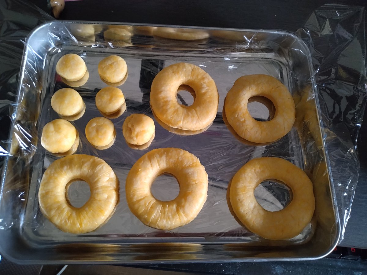 ホケミでドーナツを作ってるぜ。簡単だから思い立ってすぐ作れるぜ