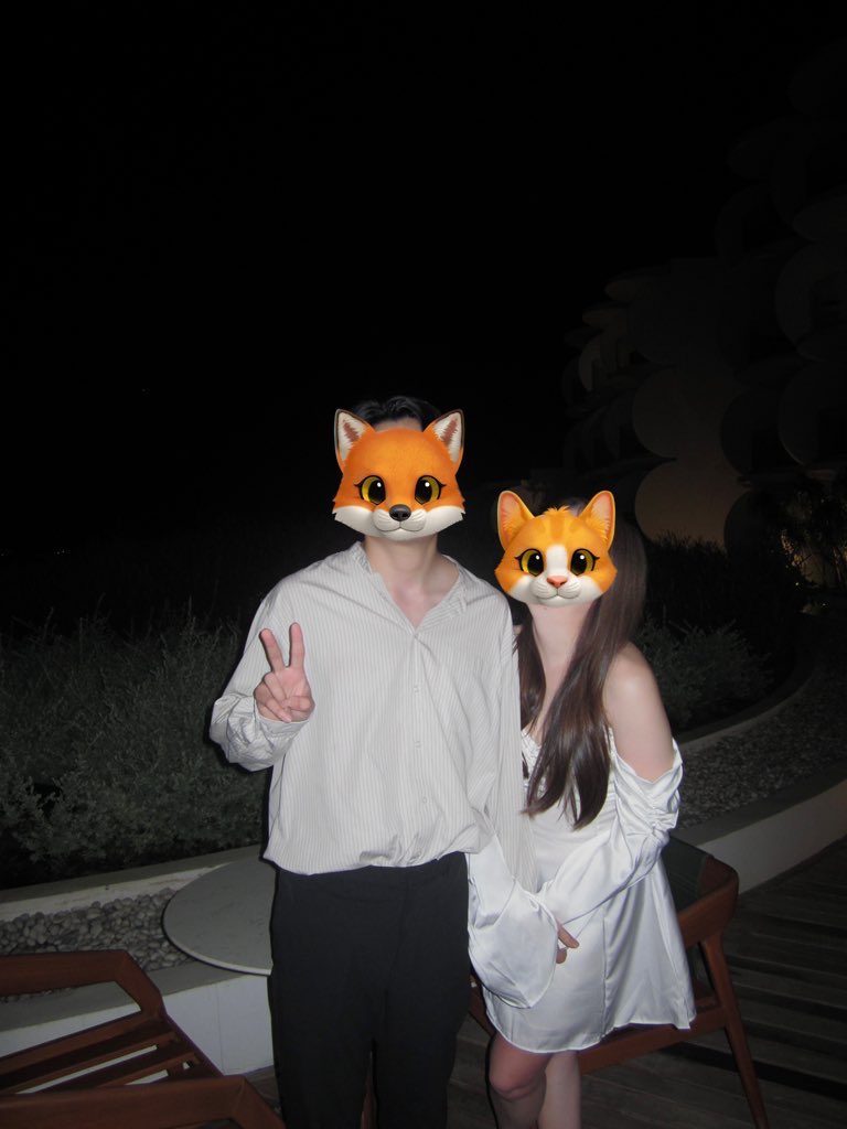 AO_Couple tweet media