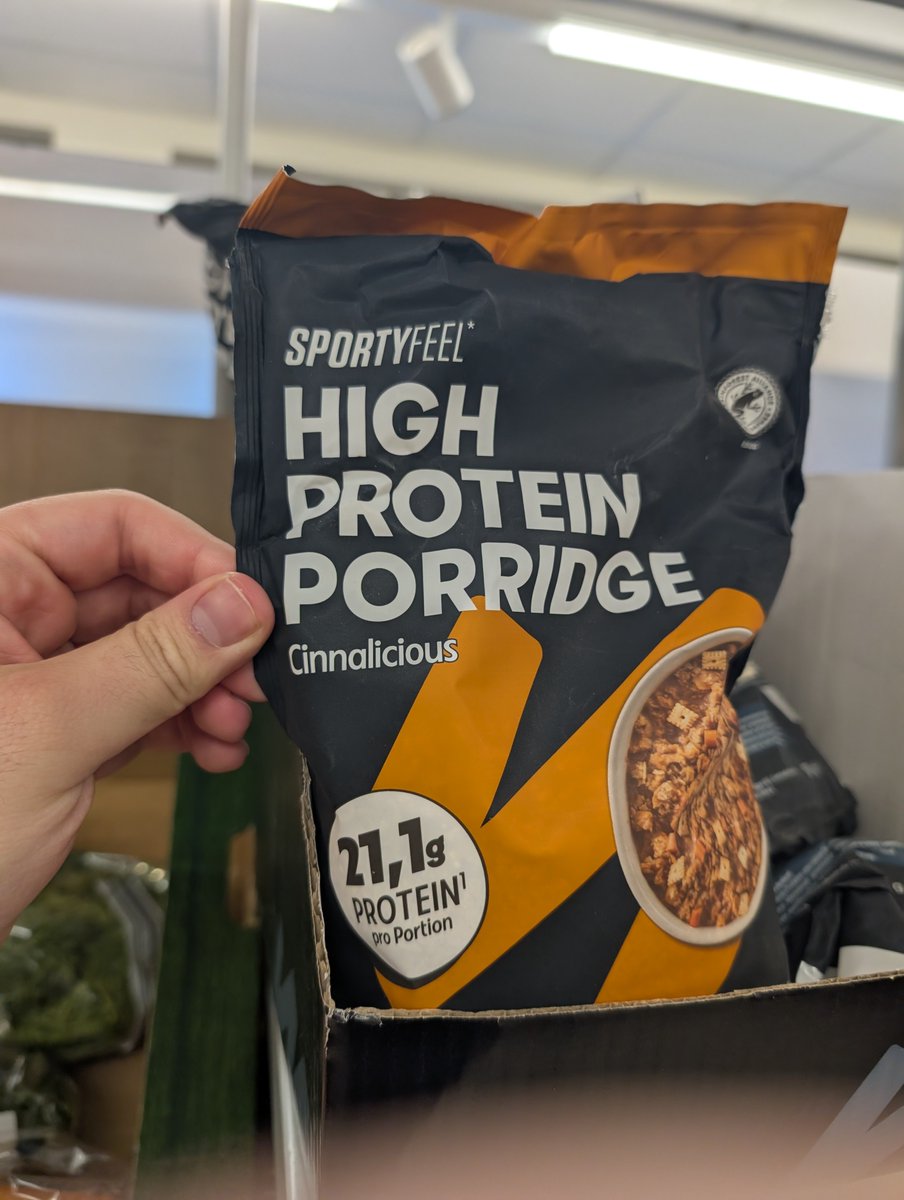 Rate1x's tweet photo. Here is @cinnabrit new protein powder 😅 https://t.co/kagmqq8hzn