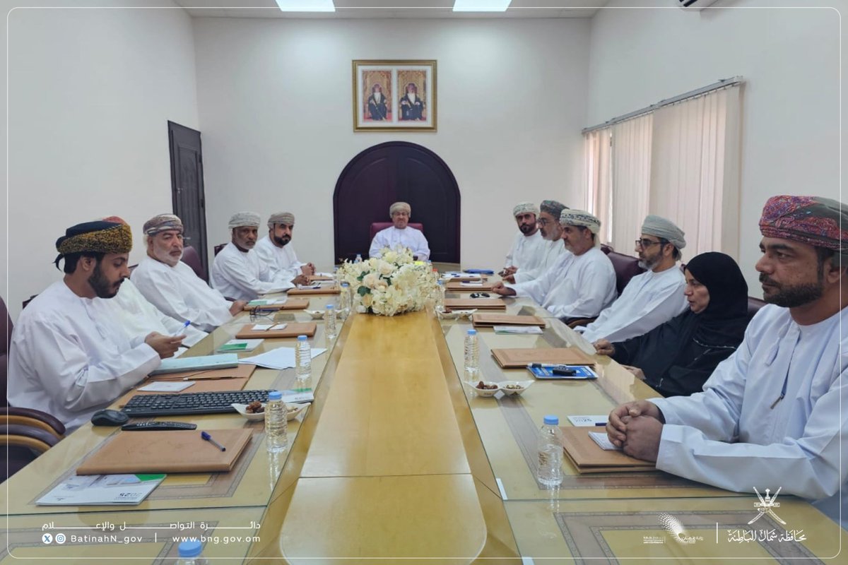 BatinahN_gov's tweet photo. عُقد بولاية #صحار اجتماع لجنة التنمية الاجتماعية برئاسة سعادة الشيخ سعود بن محمد الهنائي والي صحار، وبحضور أعضاء اللجنة، حيث ناقشت اللجنة عددًا من الموضوعات المدرجة على جدول الأعمال، من أبرزها مبادرة "عون" وخطة لجنة التنمية الاجتماعية لعام 2026 https://t.co/AW2S5hQiPl