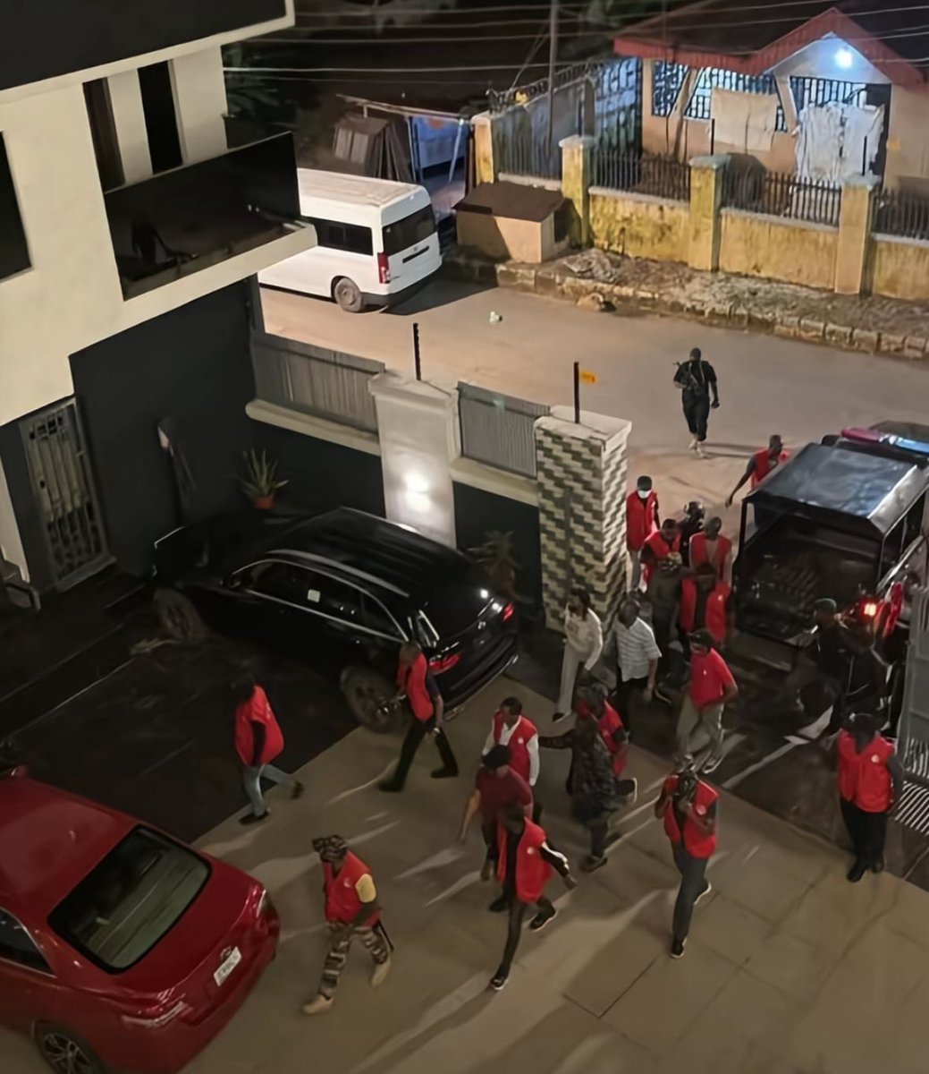 𝐒𝐓𝐎®️𝐘🎈✨ tweet media