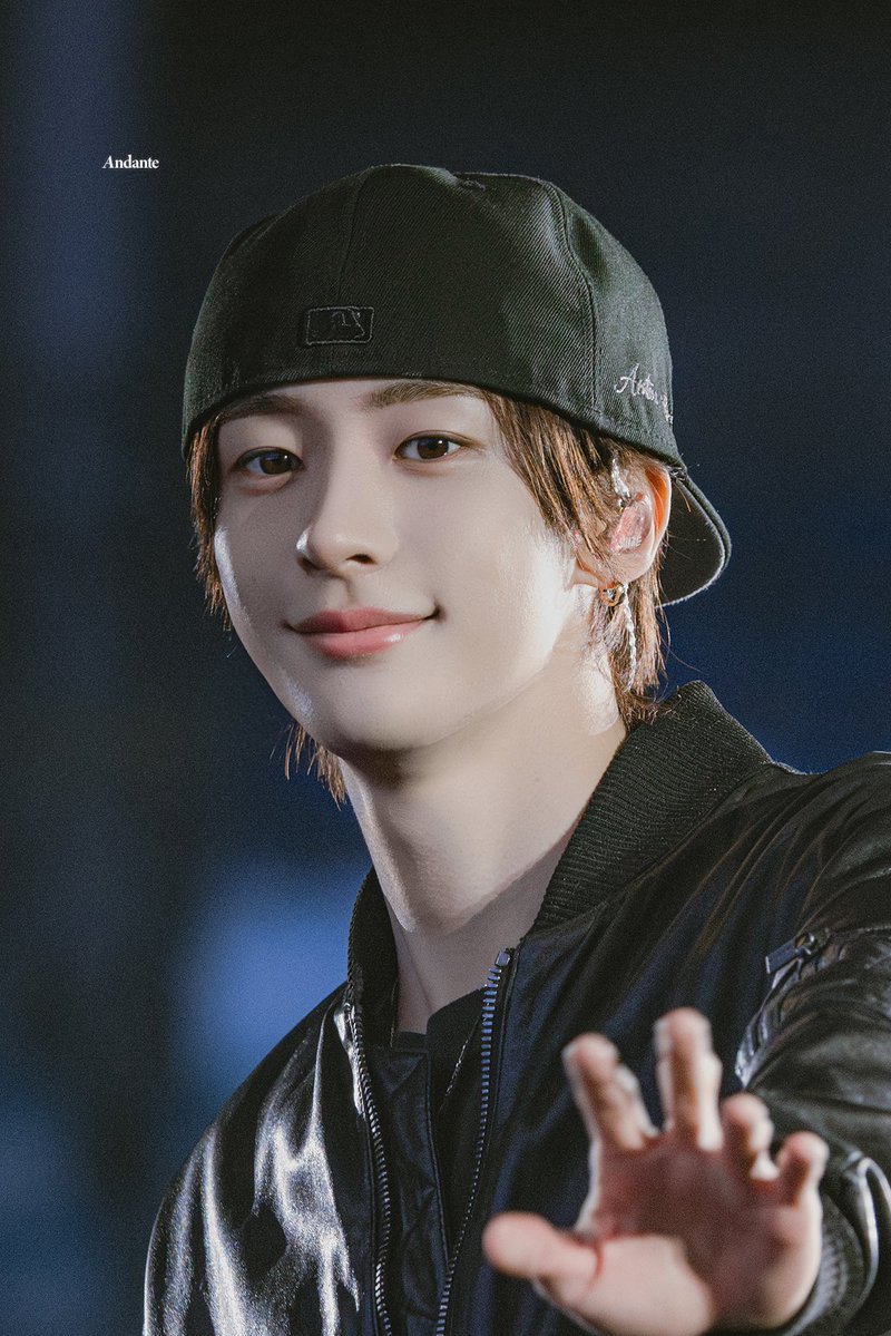 앤톤 입꼬리 tweet media