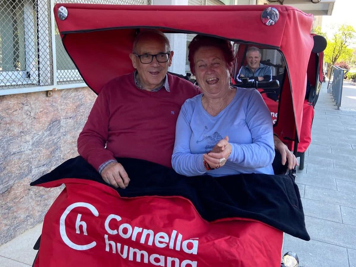 AFABAIXLLOB's tweet photo. CORNELLÀ👋
Passejada en bici pel municipi!
#AfaBaix
#CentreAlois
#AlzheimerFafac https://t.co/aQKJ6KSgBe