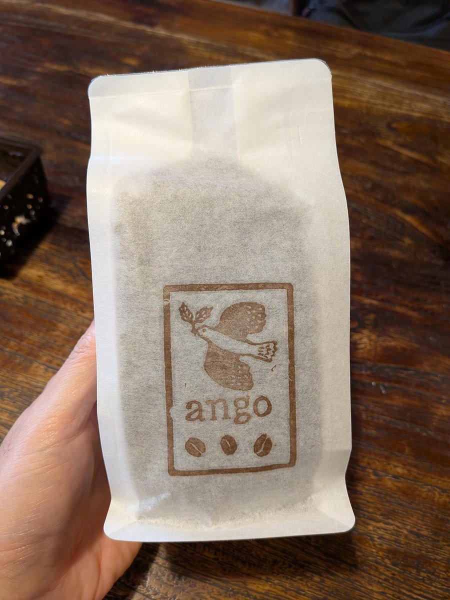 ラオス人からコーヒー豆もらった（ミル持ってない）