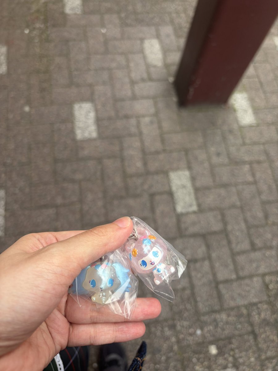 ② tweet media