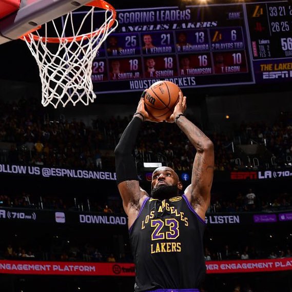 LakeShowYo tweet media