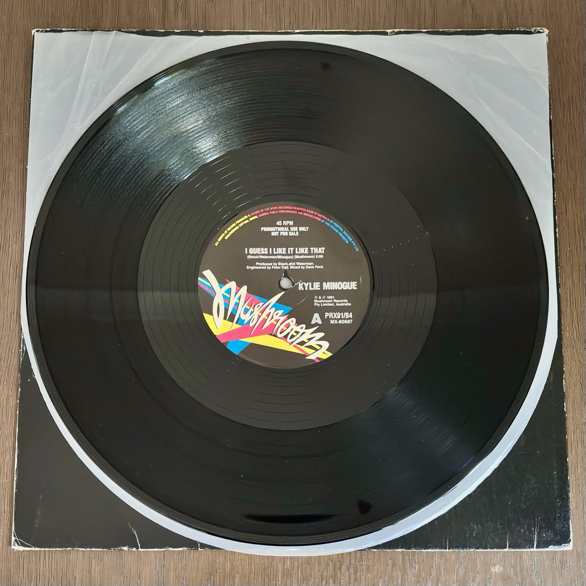 spjury's tweet photo. #NewArrival #KylieMinogue - I Guess I Like It Like That. Original 1991 Australian promo 12β. Housed in a plain black die-cut sleeve. In excellent condition for its age.
#KylieCollection #PopMusic #PromoVinyl #KylieArchive #MusicCollection https://t.co/p68XMKDzoB