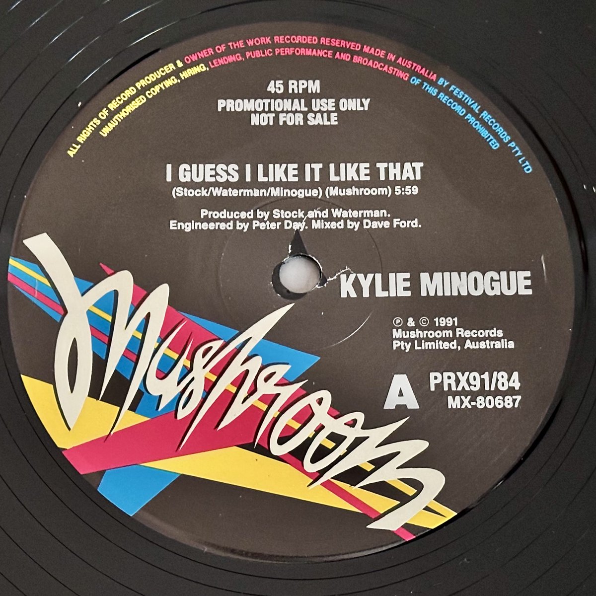 spjury's tweet photo. #NewArrival #KylieMinogue - I Guess I Like It Like That. Original 1991 Australian promo 12β. Housed in a plain black die-cut sleeve. In excellent condition for its age.
#KylieCollection #PopMusic #PromoVinyl #KylieArchive #MusicCollection https://t.co/p68XMKDzoB