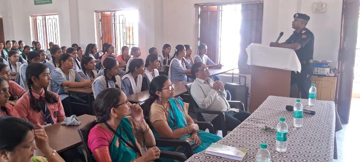05NDRF's tweet image. School Safety Programme at A.T.B.R. High School

📍 Katol, Nagpur (Maharashtra)

🛡️ “Safety awareness today builds a resilient tomorrow—training students &amp;amp; staff to respond effectively in emergencies.” 🚨

#SchoolSafety #DisasterPreparedness #EmergencyResponse #NDRF
 @NDRFHQ