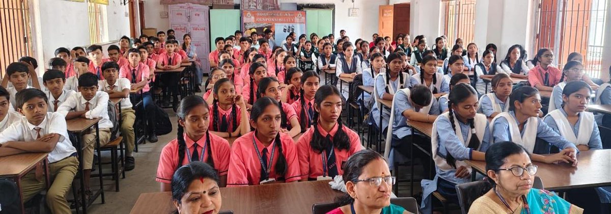 05NDRF's tweet image. School Safety Programme at A.T.B.R. High School

📍 Katol, Nagpur (Maharashtra)

🛡️ “Safety awareness today builds a resilient tomorrow—training students &amp;amp; staff to respond effectively in emergencies.” 🚨

#SchoolSafety #DisasterPreparedness #EmergencyResponse #NDRF
 @NDRFHQ