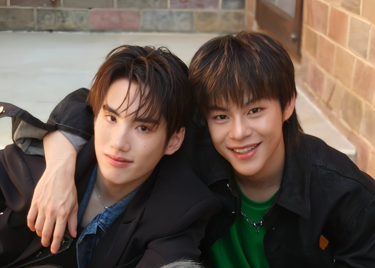 น่ารักกกก💙💚
#PHUTATCHAI 
#MARCKRIS