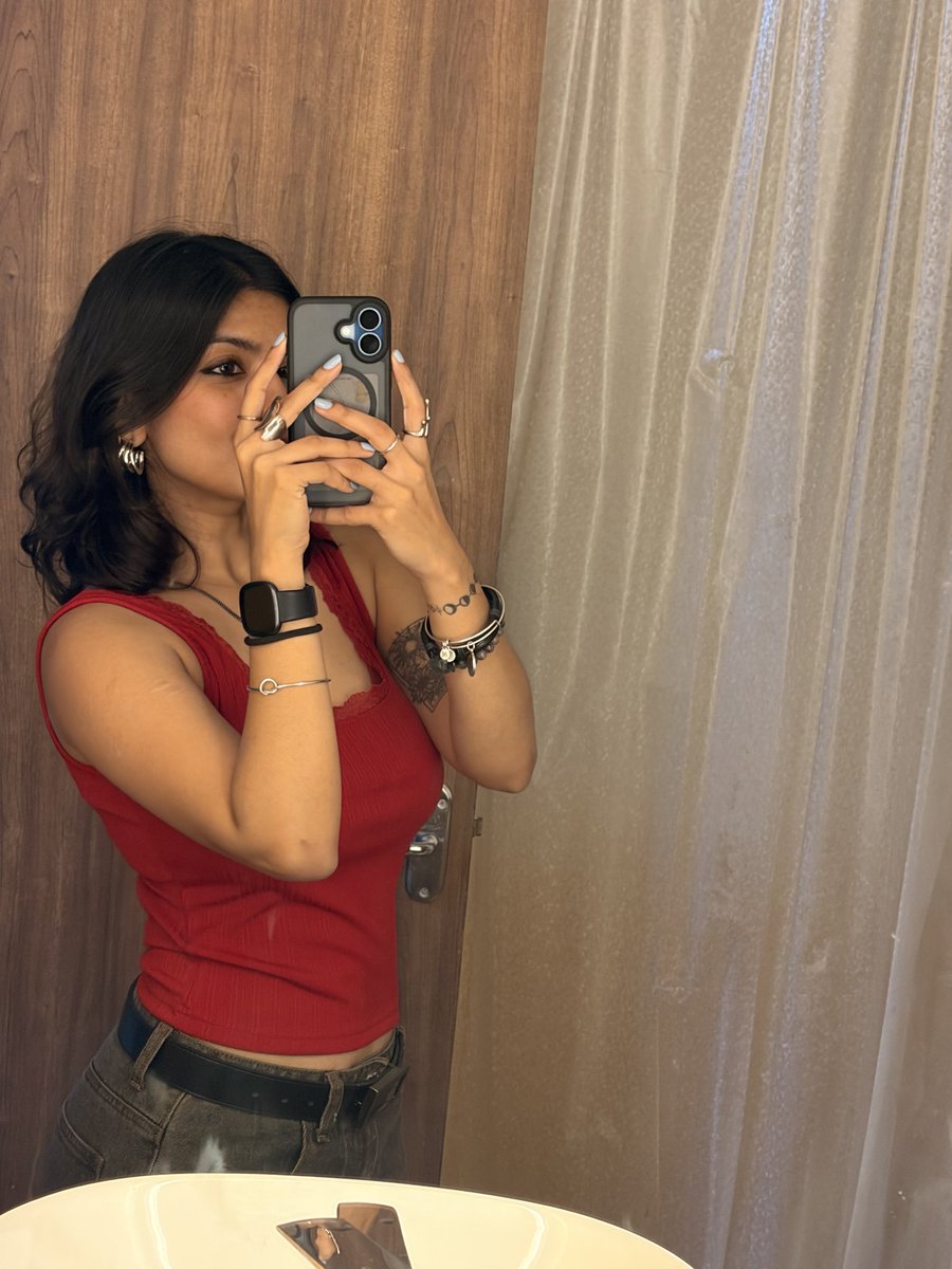 nila🌙 tweet media