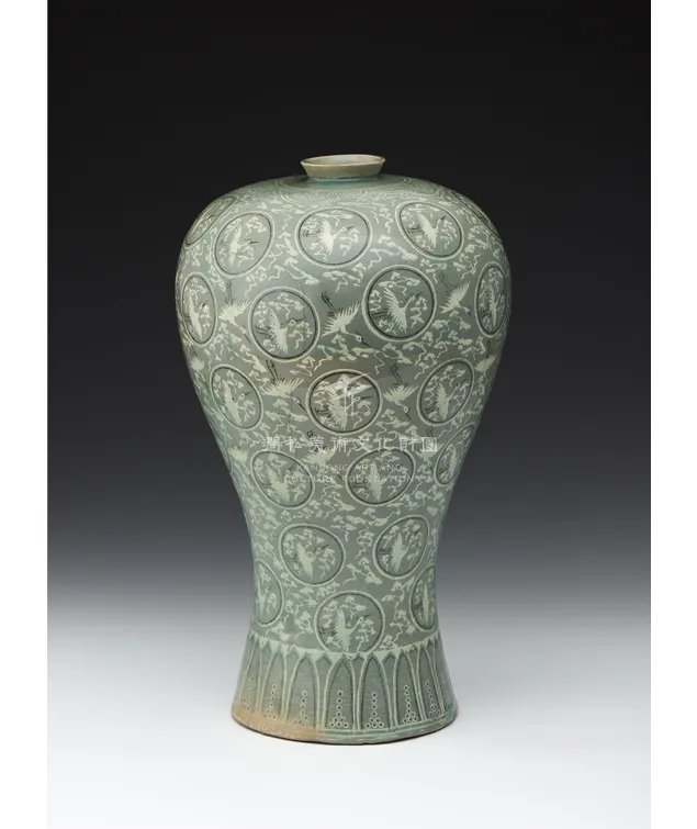 고려청자 김석진이래 
단아한데 화려한.. 비유 넘나 찰떡임 

#JIN #방탄소년단진 #김석진
#BTS_WORLDTOUR_ARIRANG