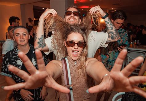 CFartsnarckle's tweet image. youtube.com/watch?v=YeEbti…

HEY, GUESS WHAT???...

#DJ #TIGERLILLY FROM #SYDNEY #AUSTRALIA SAYS THAT SHE IS A '#SUPERSTAR'...

WELL, WELL WELL, WHAD'YA KNOW, 
   WHOD'YA BLOW... 
LMFAO!!!

#LUCIFERIAN!!!

#DJTIGERLILLYMOCKSGOD!!!

@sumocyco 
@TheVeronicas 
@Krewella 
@annielederman