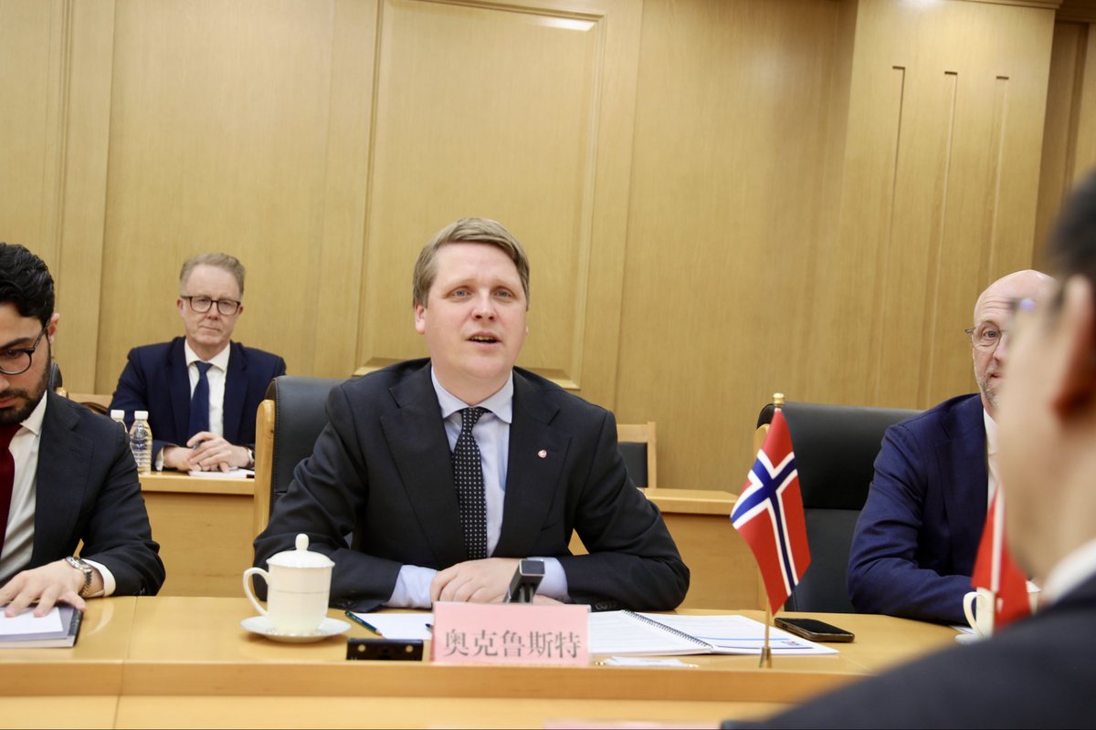 NorwayMFA's tweet photo. Glad to meet with Vice Minister of Finance Liao Min in Beijing. 

Discussed development aid, UN reform and climate change. Agreed the importance of international law. -@AsmundAukrust https://t.co/Ae4WGvYyzK