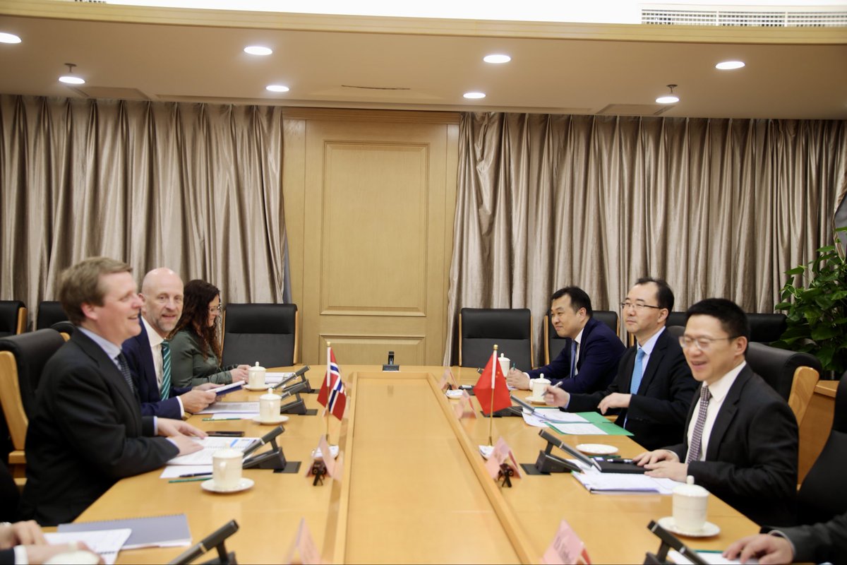 NorwayMFA's tweet photo. Glad to meet with Vice Minister of Finance Liao Min in Beijing. 

Discussed development aid, UN reform and climate change. Agreed the importance of international law. -@AsmundAukrust https://t.co/Ae4WGvYyzK